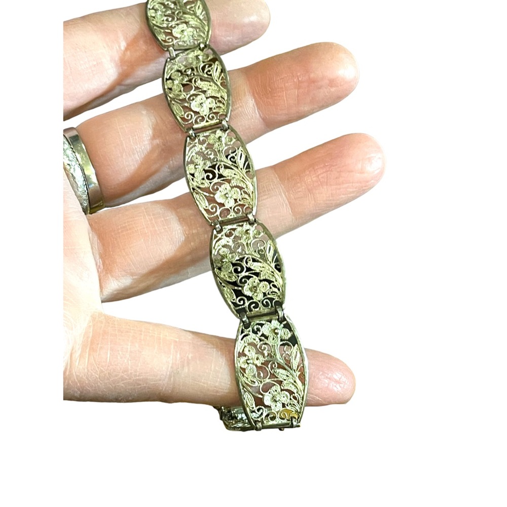 - Antique flower filagree 835 Silver link bracelet